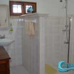 14.- Casa Uman - Second floor bathroom