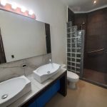 14 Casa Peter - ground bedrooms Bathroom
